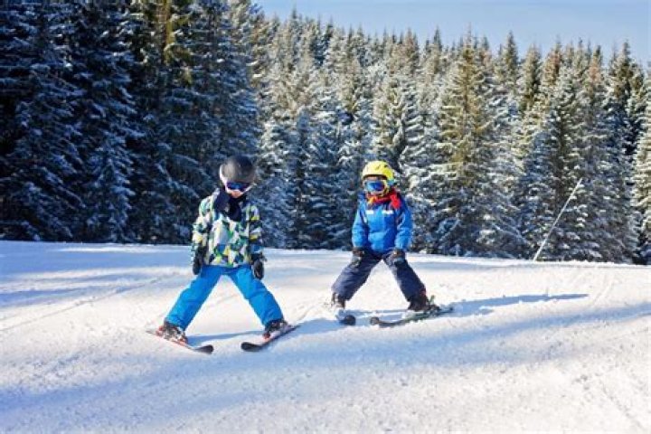 What is the best age to start skiing?