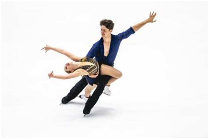 What is the difference between pairs skating and ice dance?