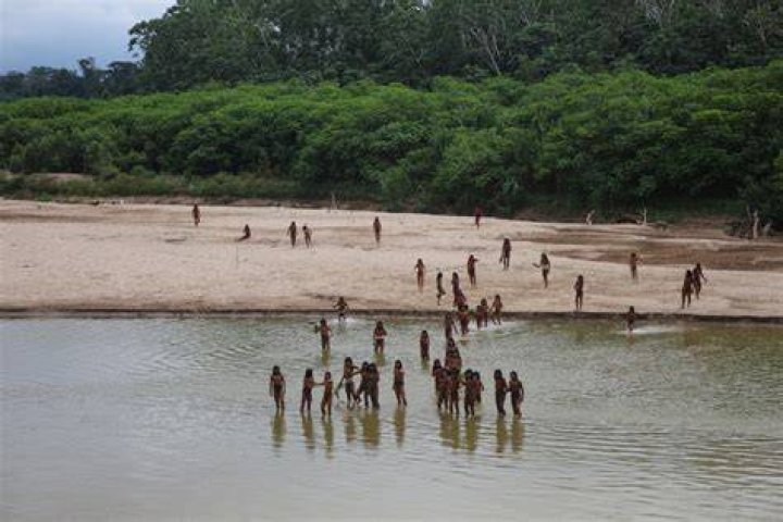 What is the smallest tribe in the Amazon rainforest?