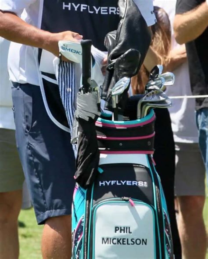 What kind of irons does Phil Mickelson use?
