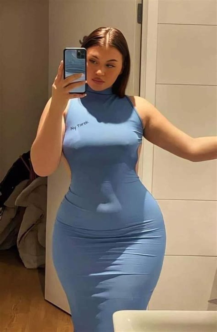 What makes a woman thick?