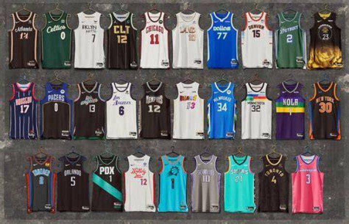 What NBA players have broken backboards?