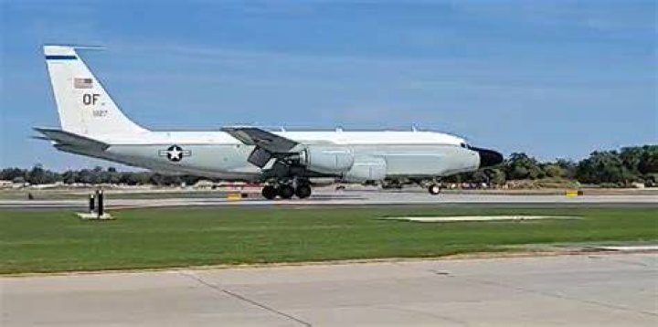 What planes fly out of Sheppard AFB?