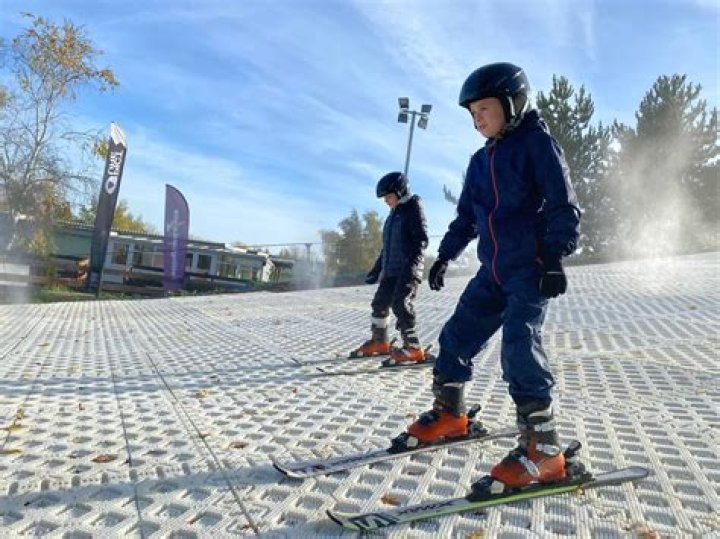 What should I wear dry slope skiing?
