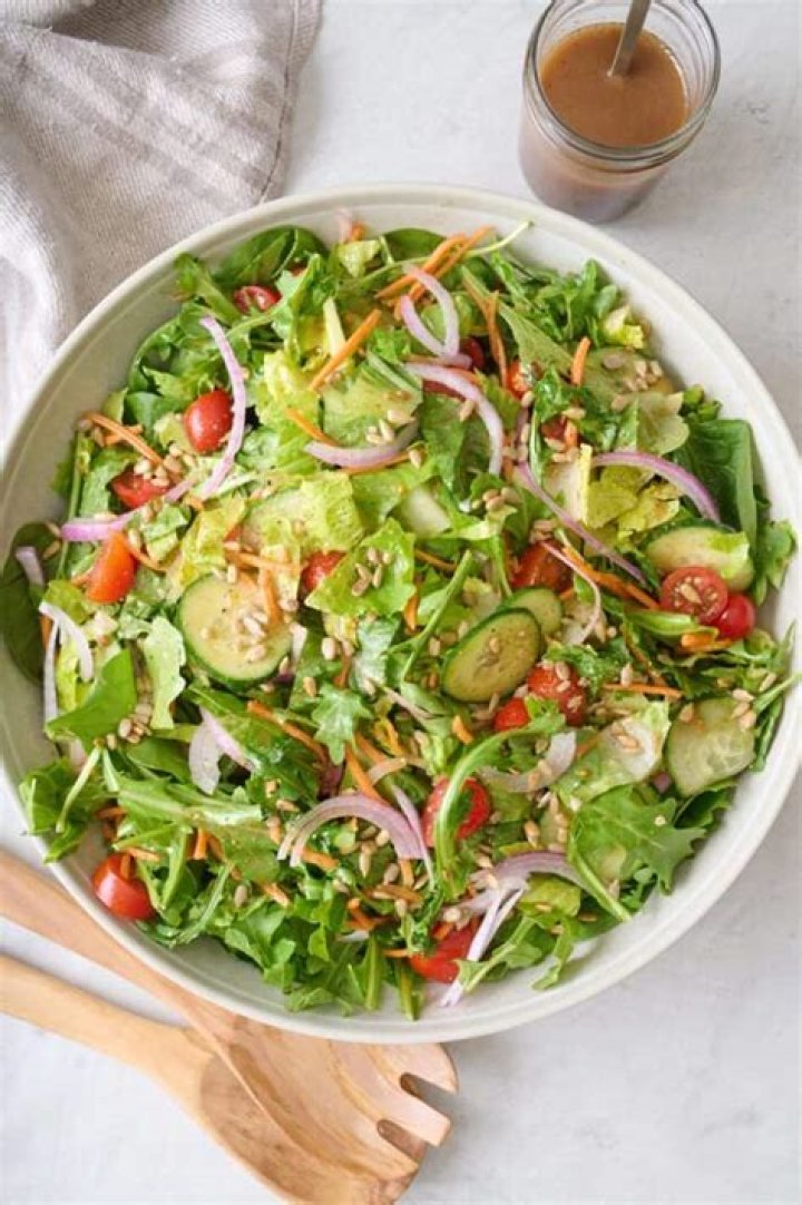 What type of vinegar goes on a salad?