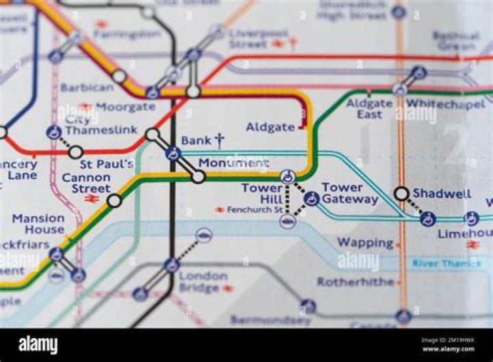 What underground line is Monument on?