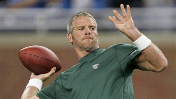 What was Brett Favre's longest throw?