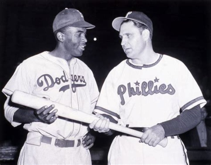 What was Jackie Robinson's team before he played for the Brooklyn Dodgers?