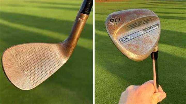 What wedges do pros carry?