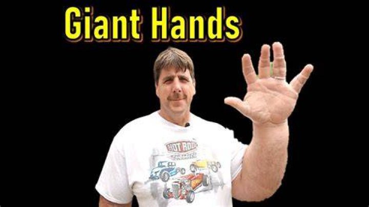 What wide receiver has the biggest hands?