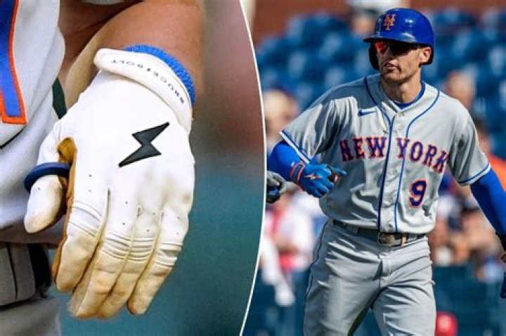When did baseball players start wearing batting gloves?