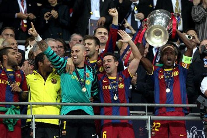When last did Barcelona go trophyless?