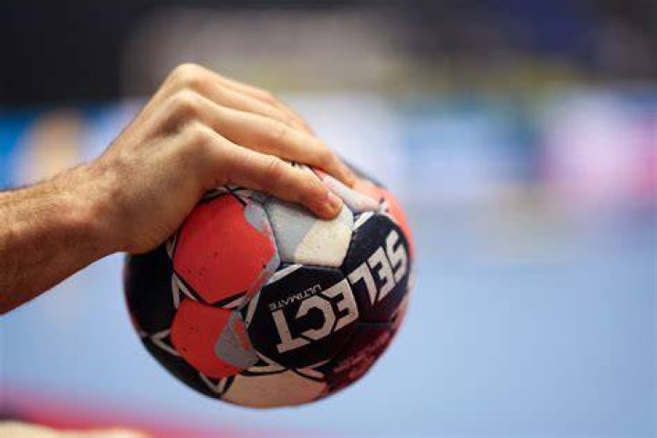 Where can we play handball?