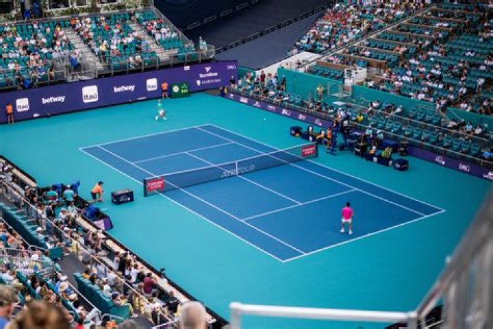 Where do tennis players stay US Open?