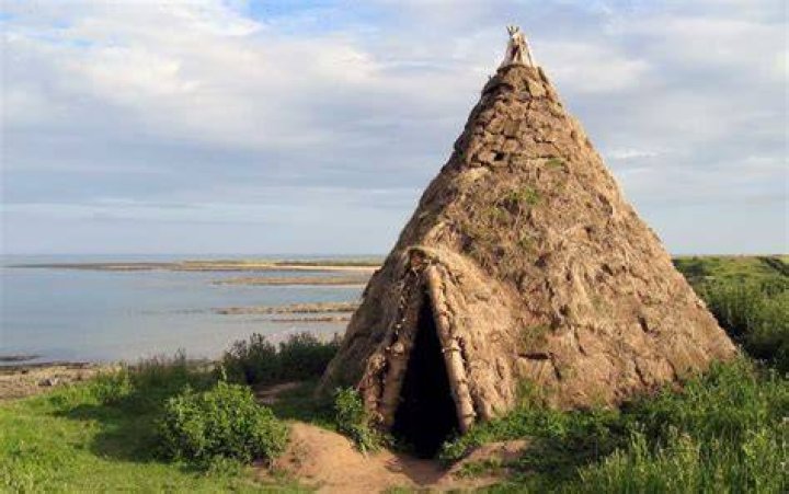 Where is the oldest house in the world?