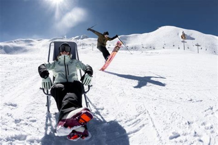 Which is safer skiing or snowboarding?