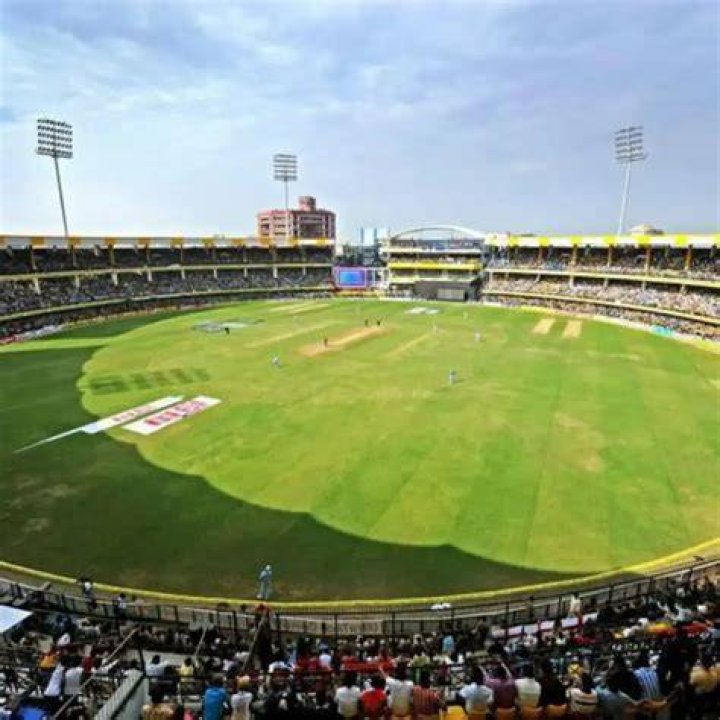 Which is smallest cricket stadium in India?