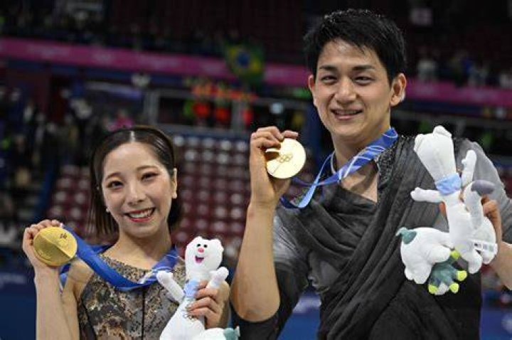 Who are Japan pairs figure skaters 2022?