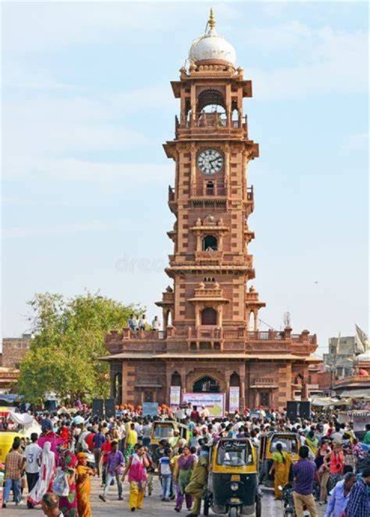 Who built Ghanta Ghar of Nepal?
