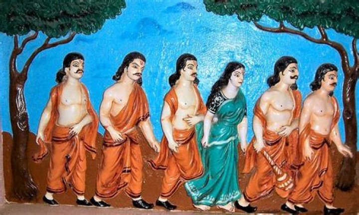 Who died first Draupadi or Pandavas?