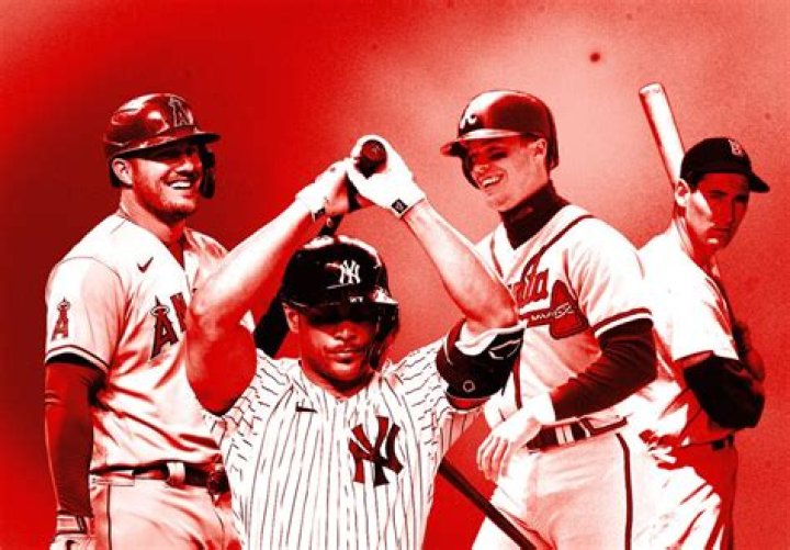 Who has 300 wins MLB?