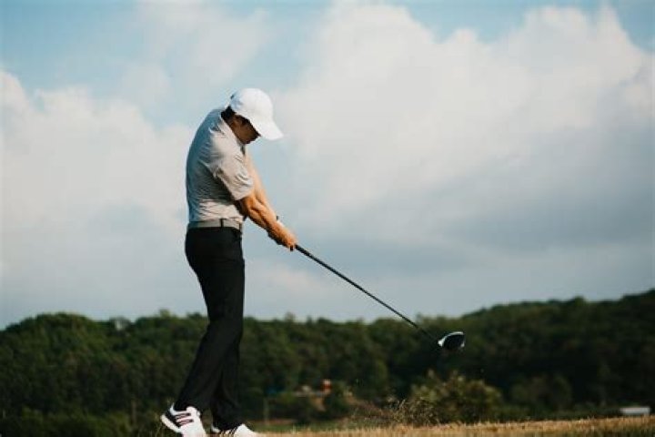 Who has the slowest golf swing?