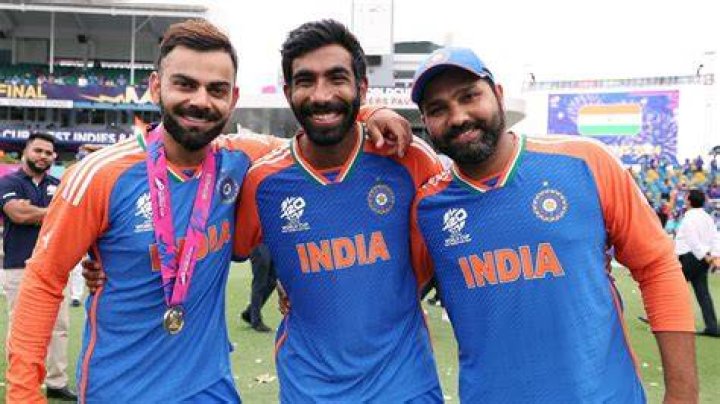 Who is best Dhoni or Rohit?