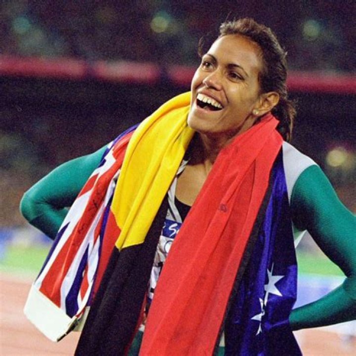 Who is carrying the Australian flag at the Tokyo Olympics?