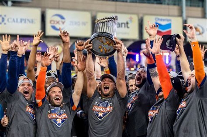 Who is going to win the World Series 2022?