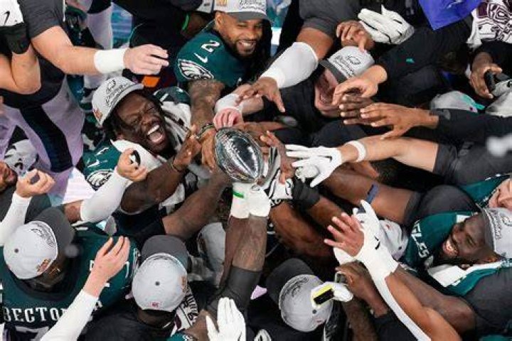 Who is the best defensive player on the Eagles?