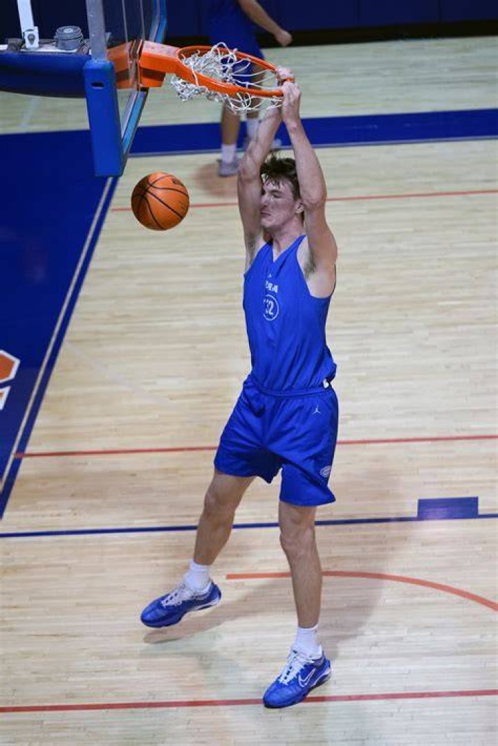 Who is the tallest player in NCAA basketball?