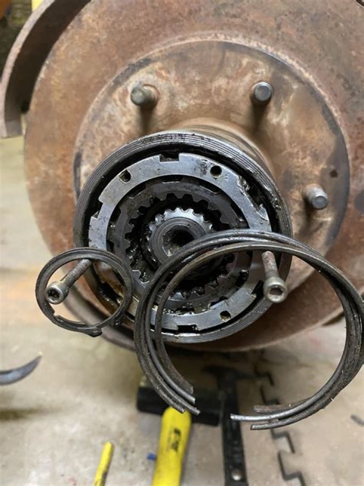 Who makes Bendix rotors?