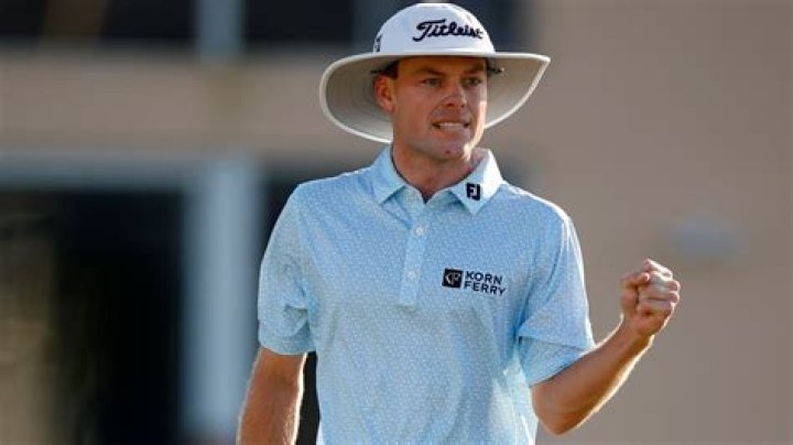 Who putts with eyes closed?