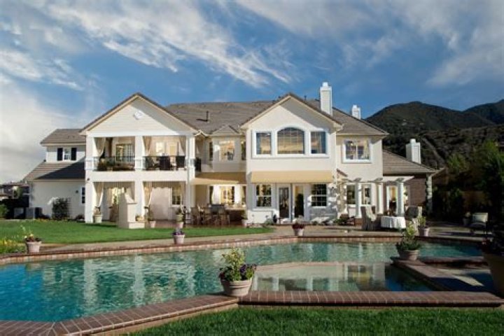 Who sold the 75 million dollar house on Selling Sunset?