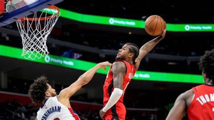 Who was first NBA player to dunk?
