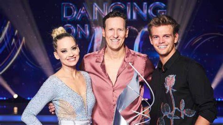 Who won Dancing on Ice 2022?