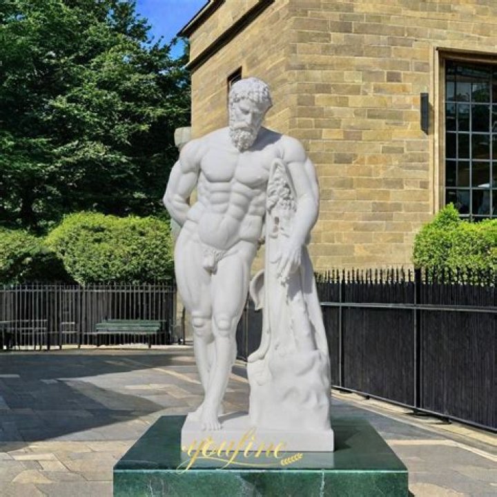 Why are Roman statues so muscular?