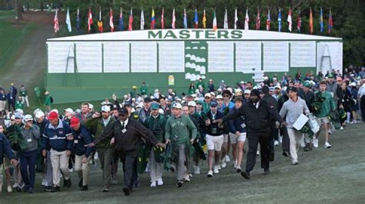 Why did Casey withdraw from the Masters?