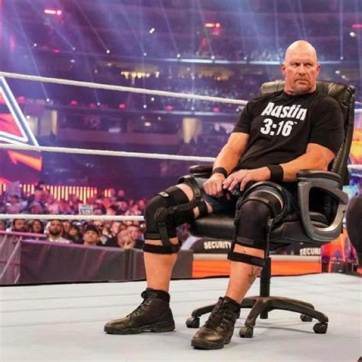 Why did Stone Cold Steve Austin wear a knee brace?