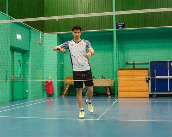 Why do badminton players retire early?