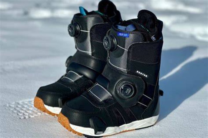 Why do my feet cramp in snowboard boots?
