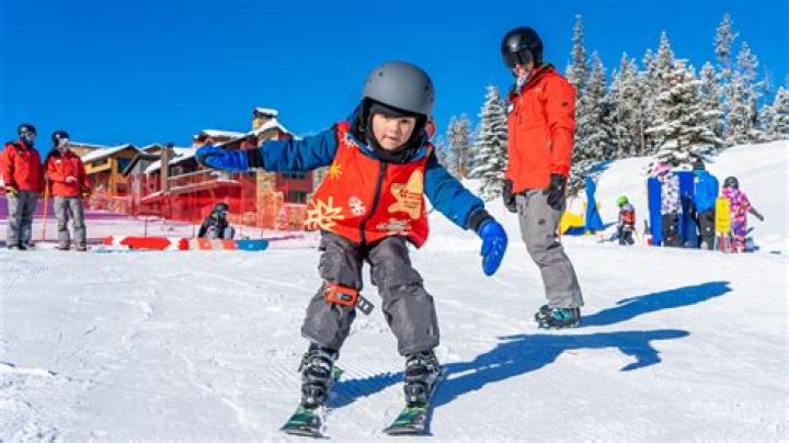 Why do my thighs hurt from skiing?