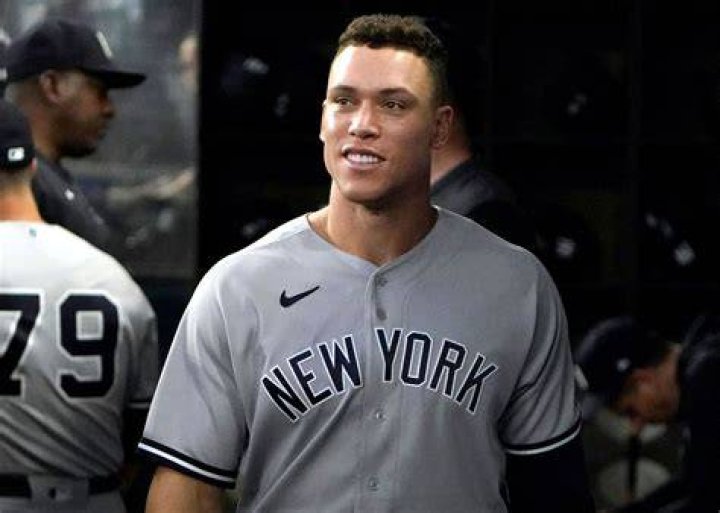 Why do NY Yankees have 16 on their jerseys?