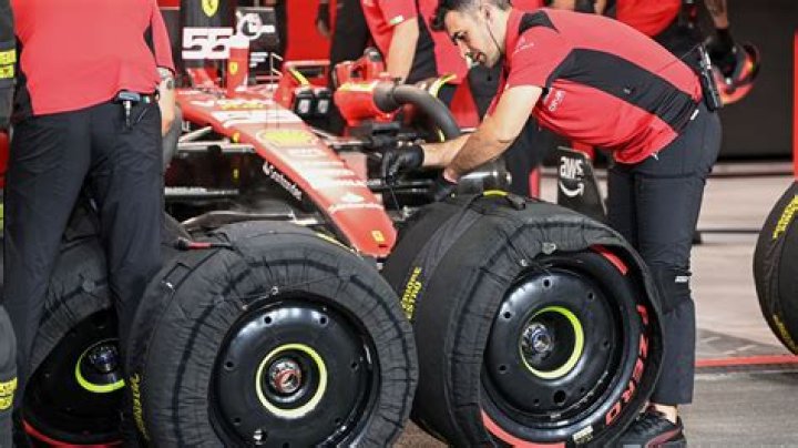 Why do they put blankets on F1 tires?