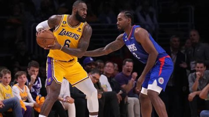 Why does LA have two NBA teams?