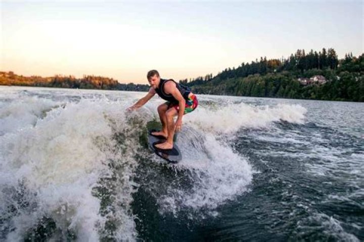 Why is wake surfing so popular?