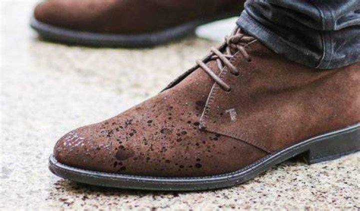 Will rubbing alcohol ruin suede shoes?