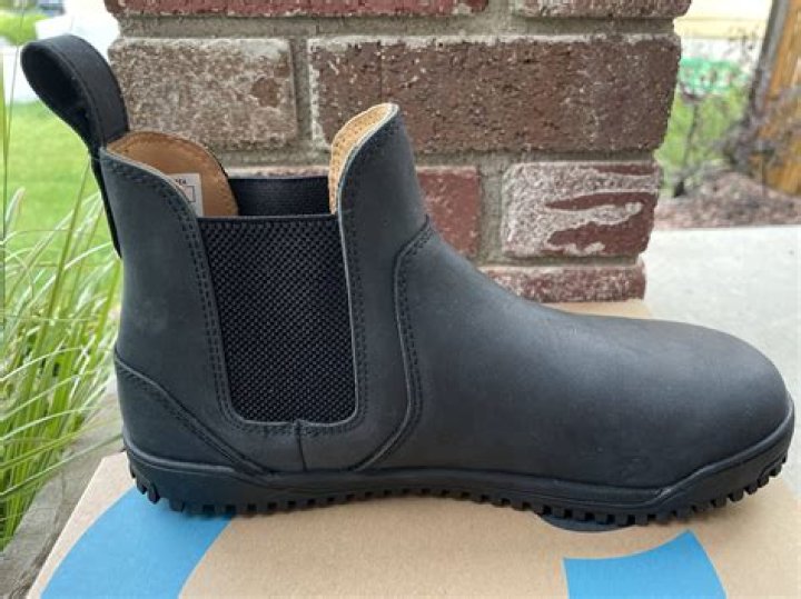 Will snow ruin boots?